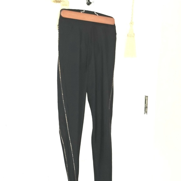 Brazilian booty track & field M leggings - Picture 4 of 5